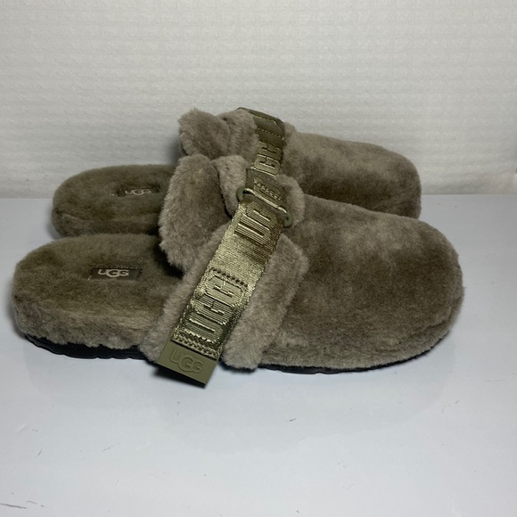 UGG Other - UGG Fluff It Sheepskin Slip On Slippers Olive Green